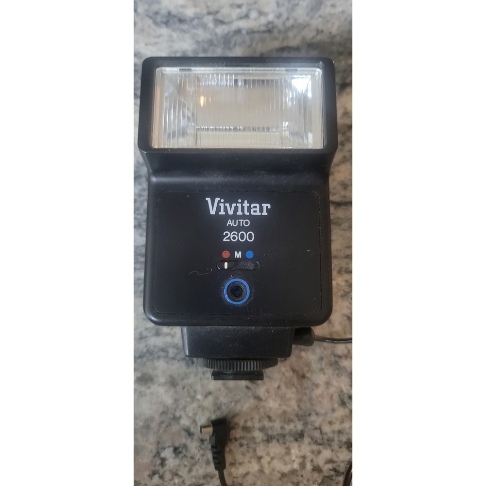 VIVITAR 2600 FLASH WITH PC SYNCH CORD - Not Tested